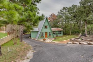 Alquiler Vacacional - A-frame Cottage w/ Deck ~ 5 Mi to Lake Bastrop!