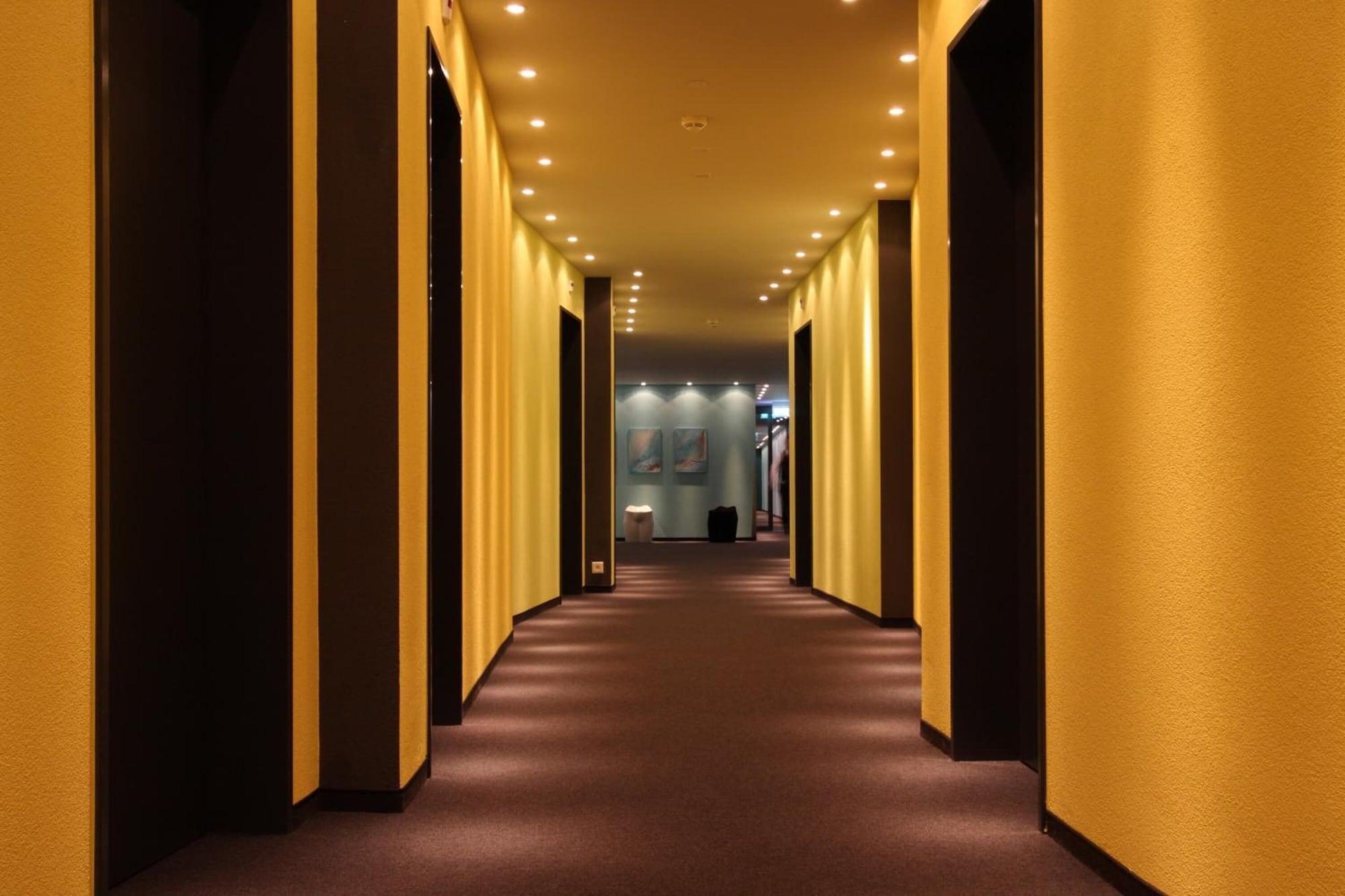 Vista Lobby Riverside