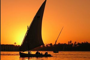 Actividad - Paseo en faluca al atardecer en El Cairo: crucero por el Nilo y traslados