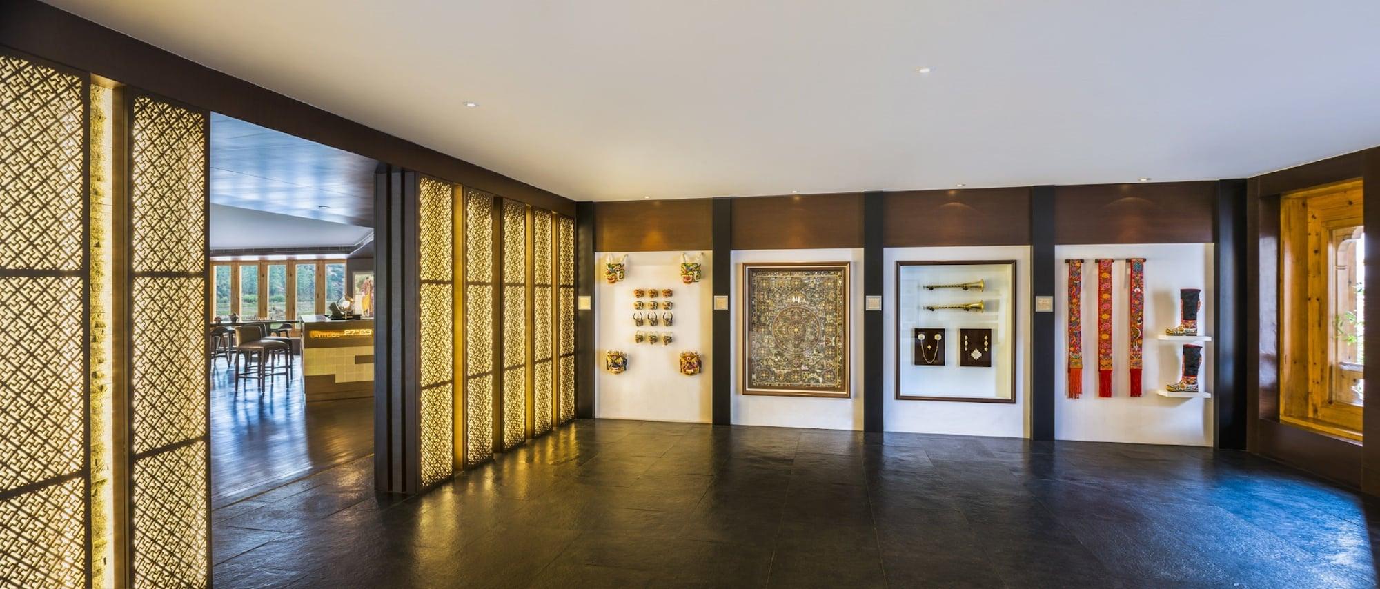 Vista Lobby Le Meridien Paro, Riverfront