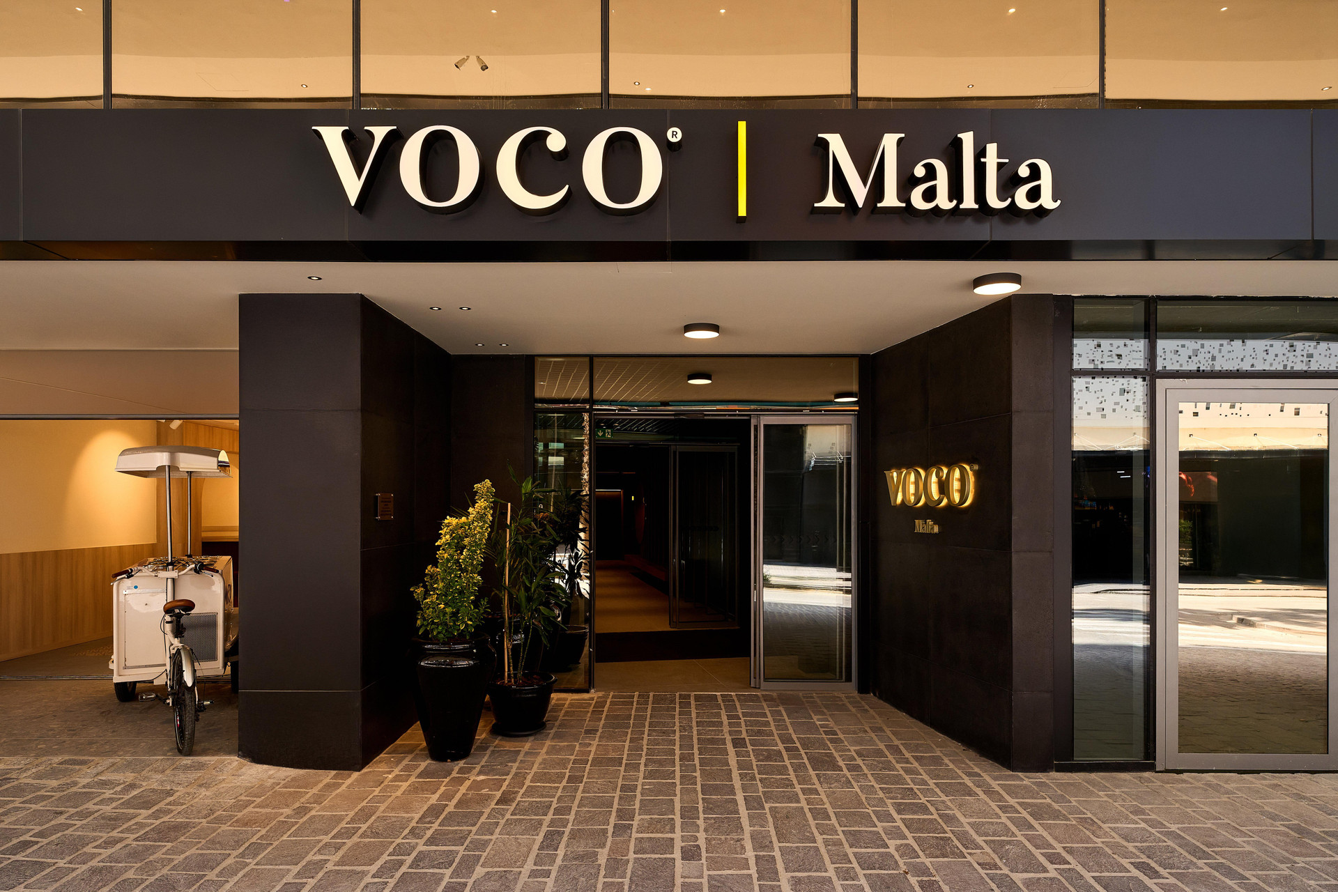 Vista Exterior voco Malta, an IHG Hotel