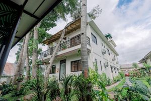 Alojamiento - LOBOC RIVERSIDE INN and RESTAURANT