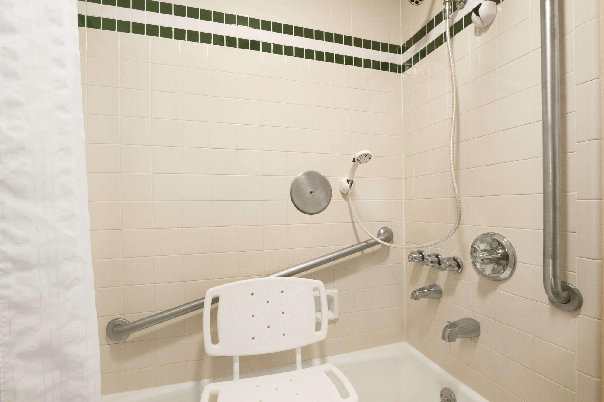 Equipamiento de Habitación Days Inn by Wyndham Alexander City