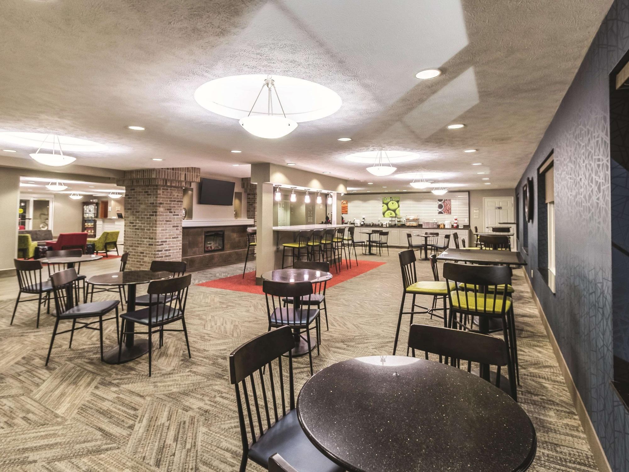 Restaurant La Quinta Inn & Suites by Wyndham Fargo-Medical Center