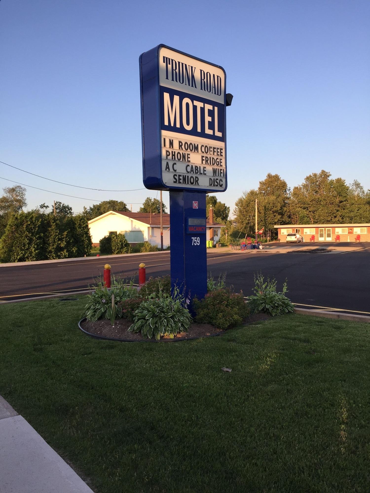 Vista Exterior Trunk Road Motel