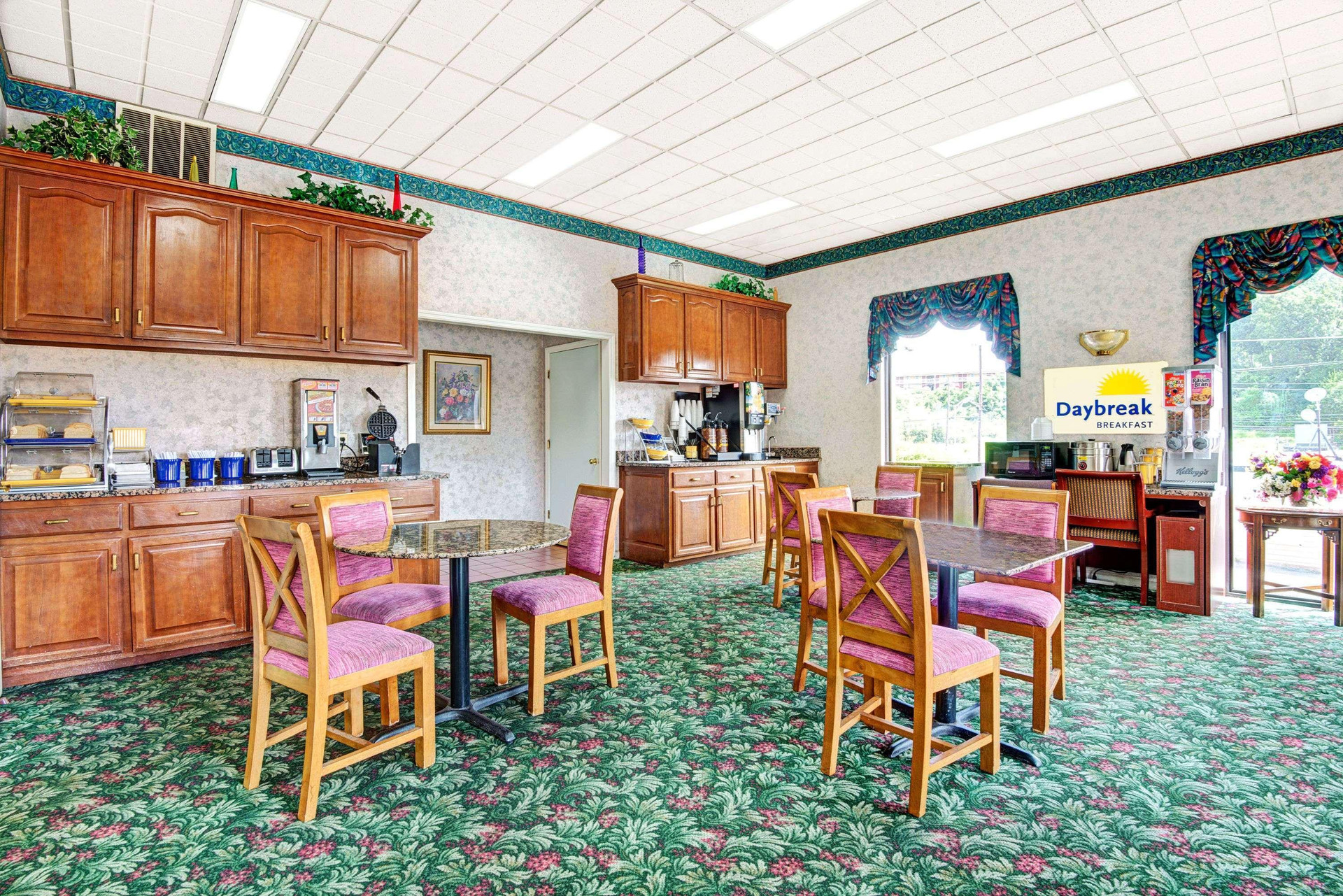 Restaurant Super 8 by Wyndham Nashville Near Downtown / I-40