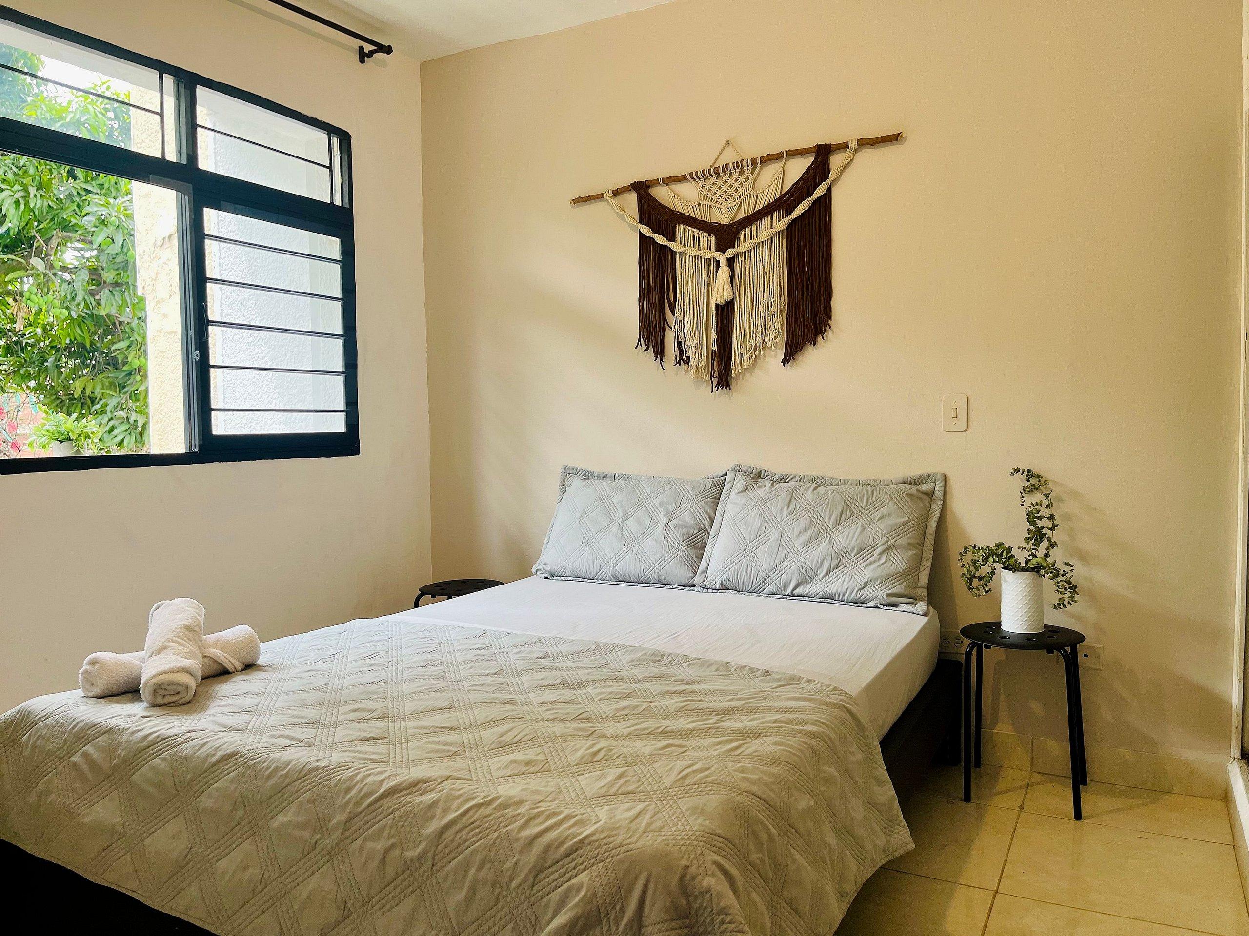 Habitación Luz natural con balcón privado a pasos de Cc Viva