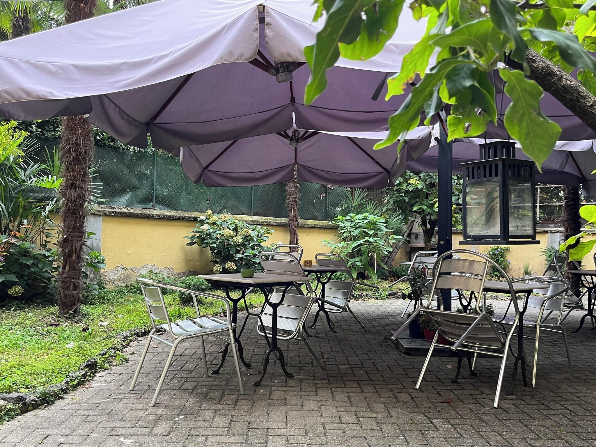 Varios Hotel Paradiso