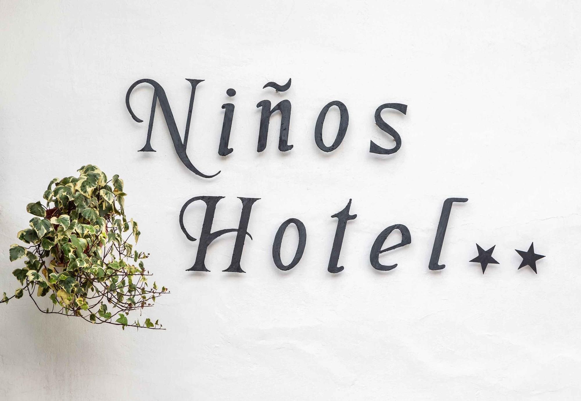 Vista Exterior Niños Hotel Meloc