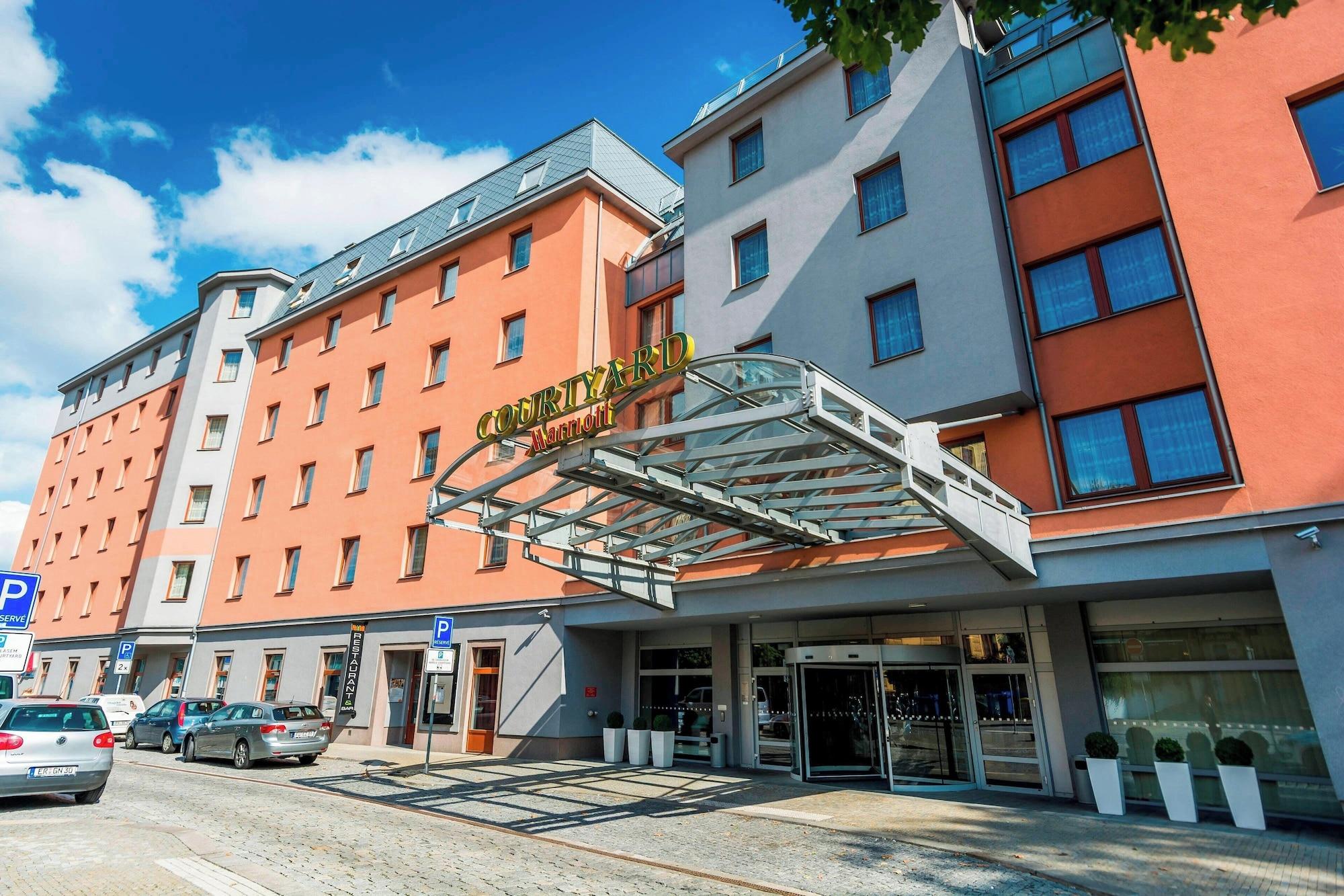Vista Exterior Courtyard By Marriott Pilsen