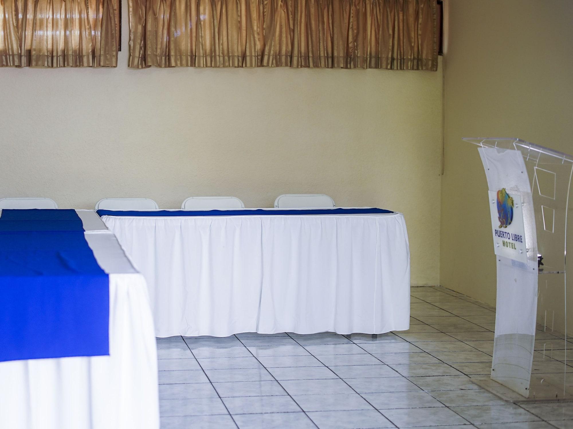 Salón de Baile Hotel Puerto Libre
