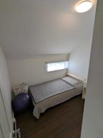 Renta Vacacional - Charming small 2-bedroom unit in brilliant Winnipeg with AC, WiFi and trampoline