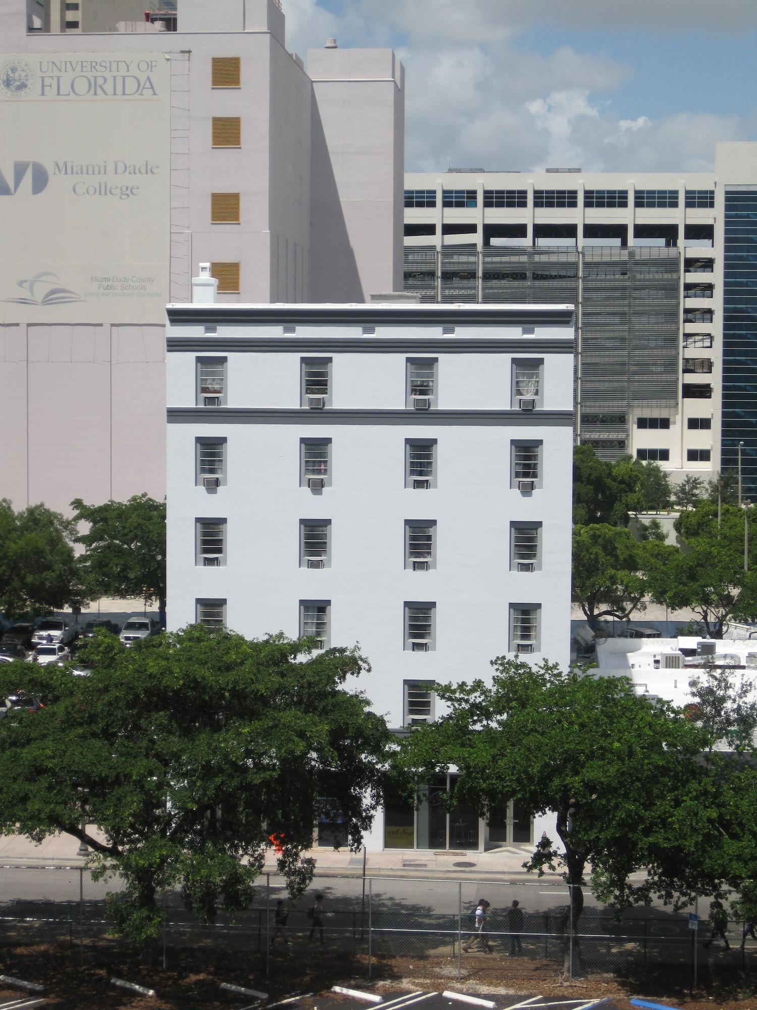 Vista Exterior The Miami Sun Hotel