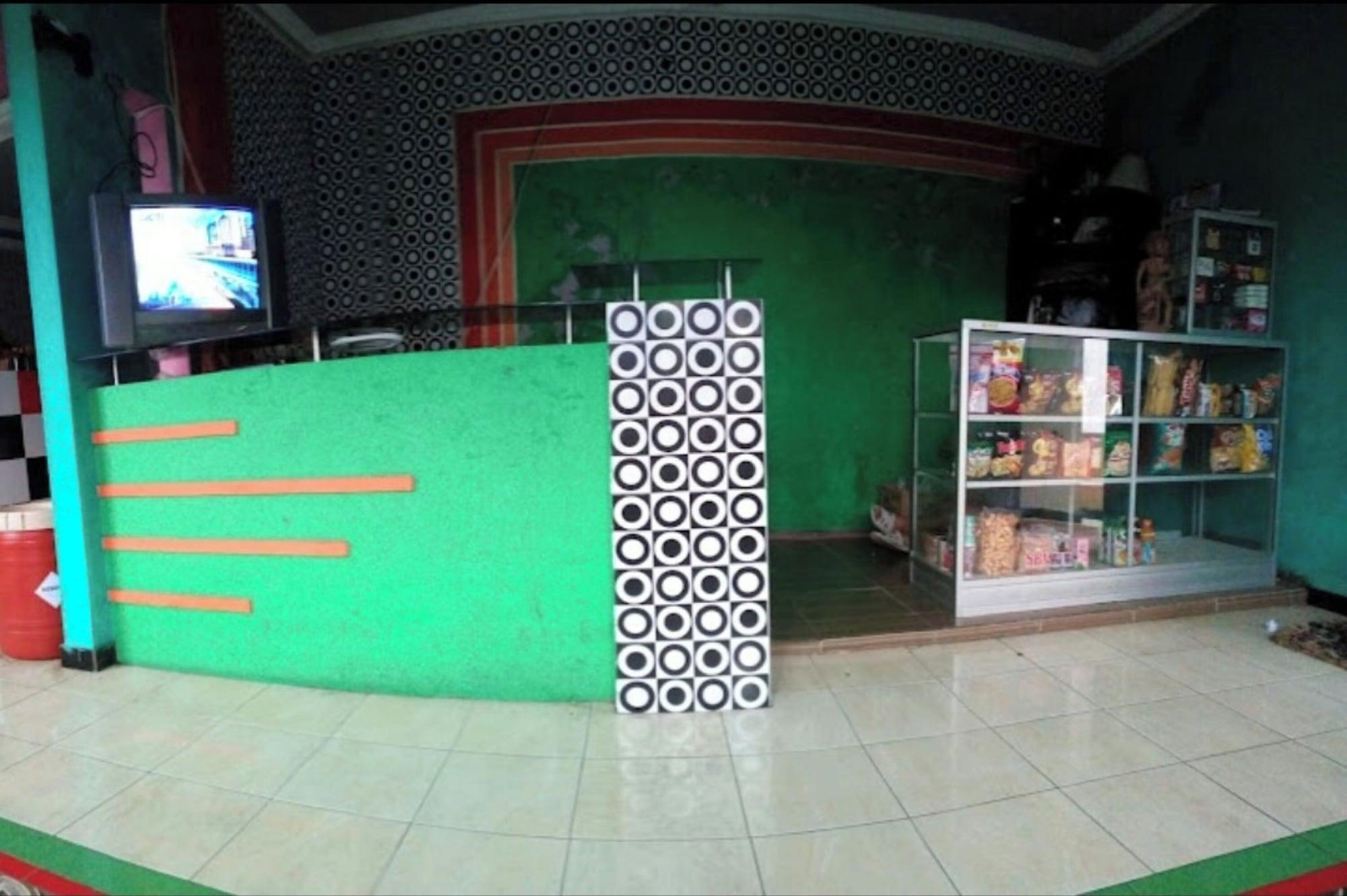 Vista Lobby OYO Life 90646 Villa Karsinem Pasuruan