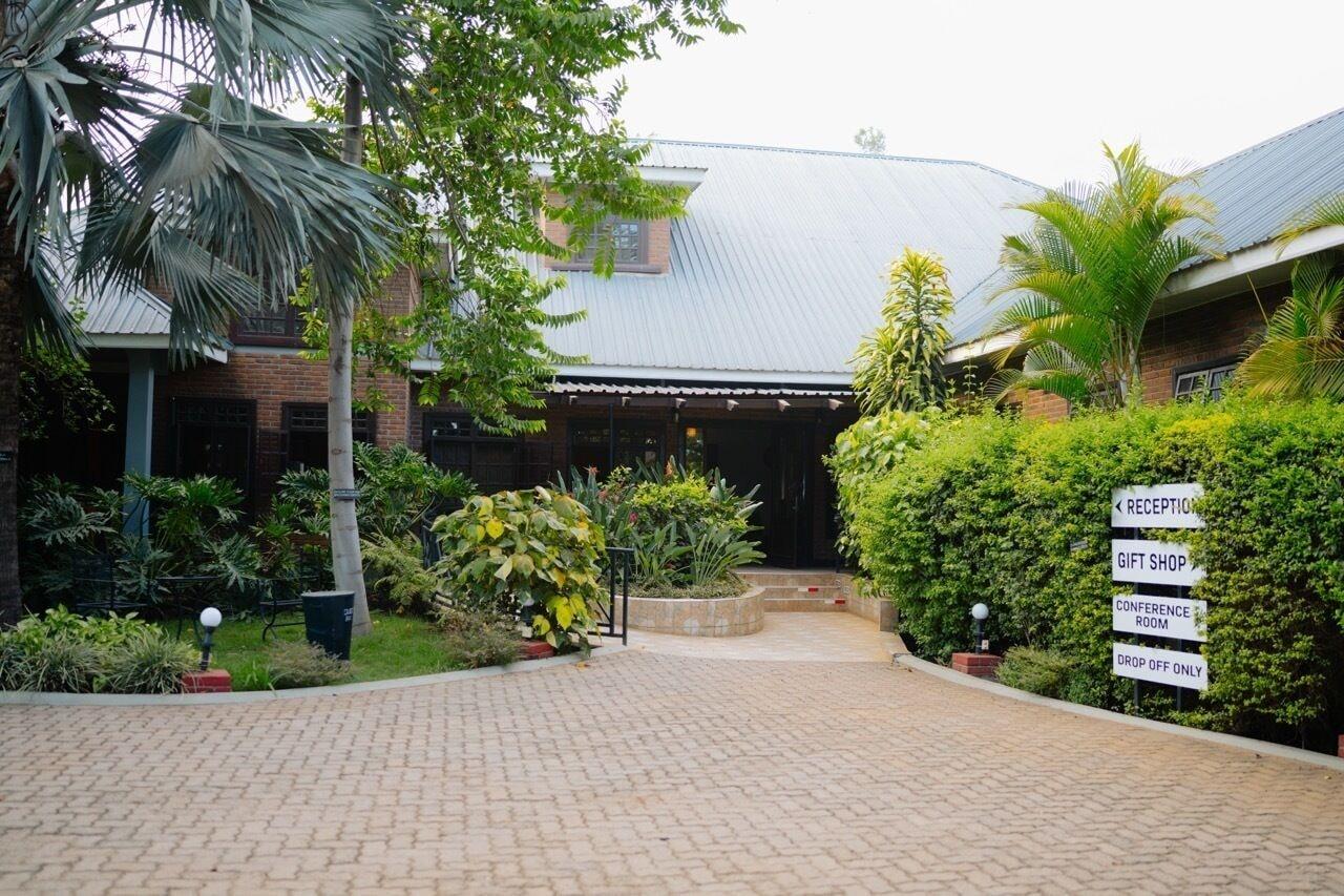 Vista Exterior Airport Planet Lodge at Kilimanjaro Airport
