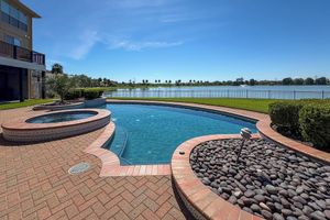Renta Vacacional - Lakefront Houston House - 1 Mi to Space Center!