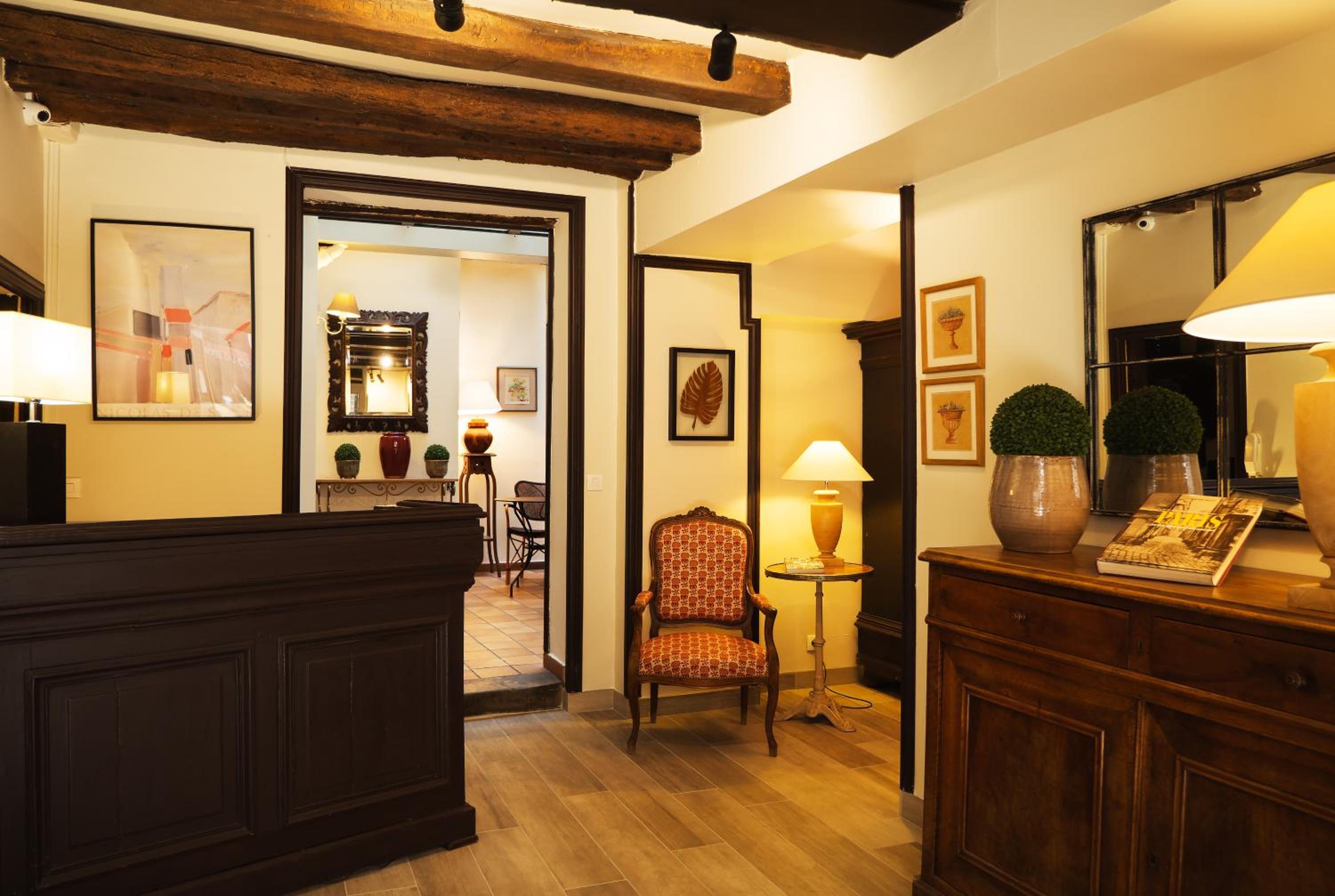 Vista Exterior Hotel du Cygne Paris