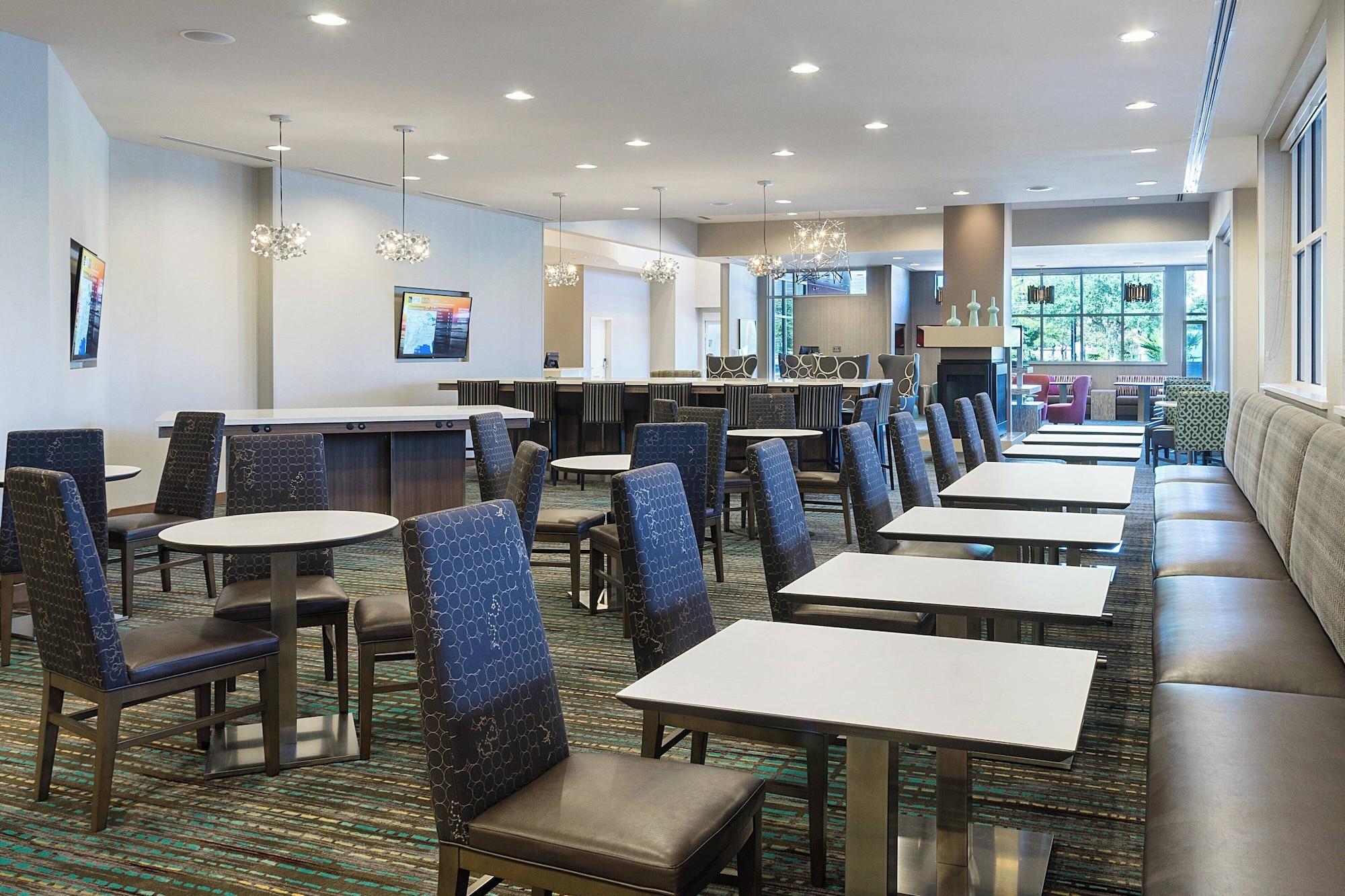 Restaurant Residence Inn by Marriott Houston West/Beltway 8 at Clay Rd.