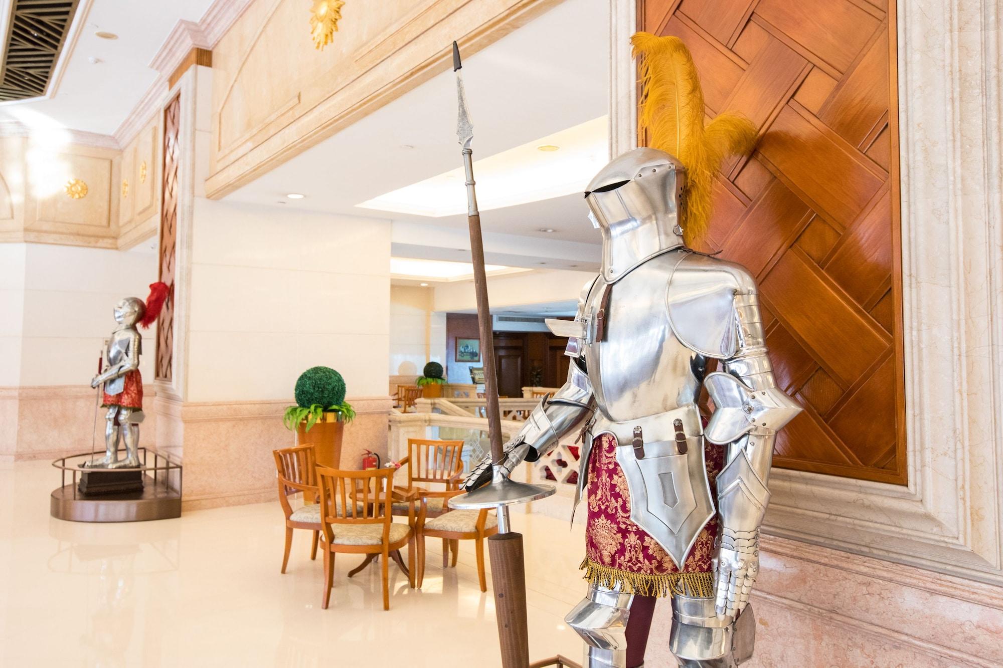 Vista Lobby Golden Crown China Hotel