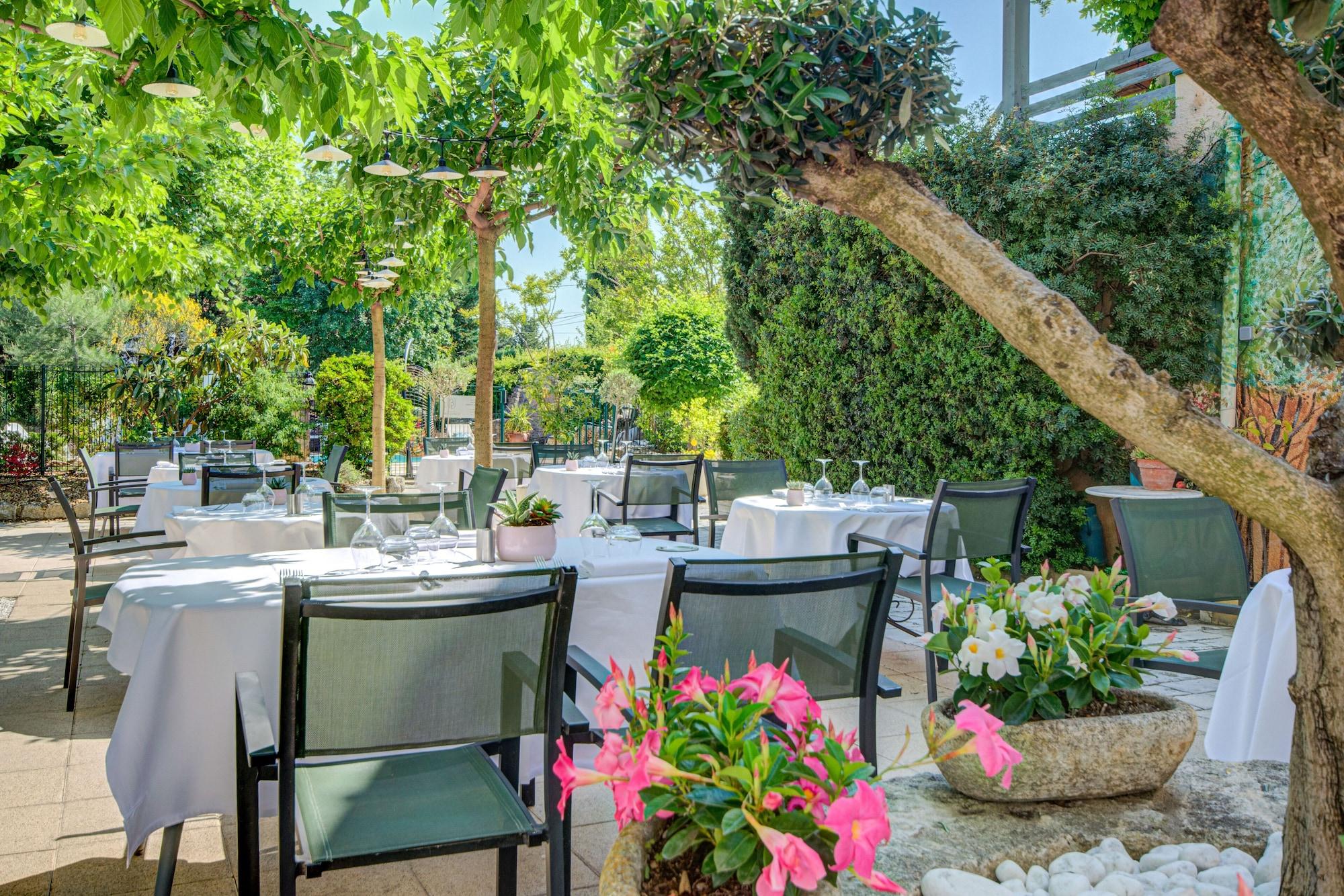 Restaurant Logis Hotel Le Blason de Provence