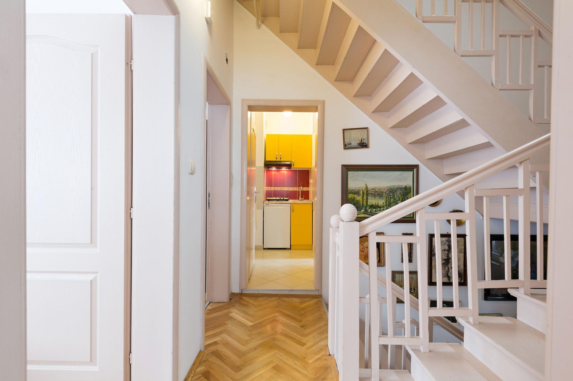 Vista Lobby Dolce Vita Luxury Suites