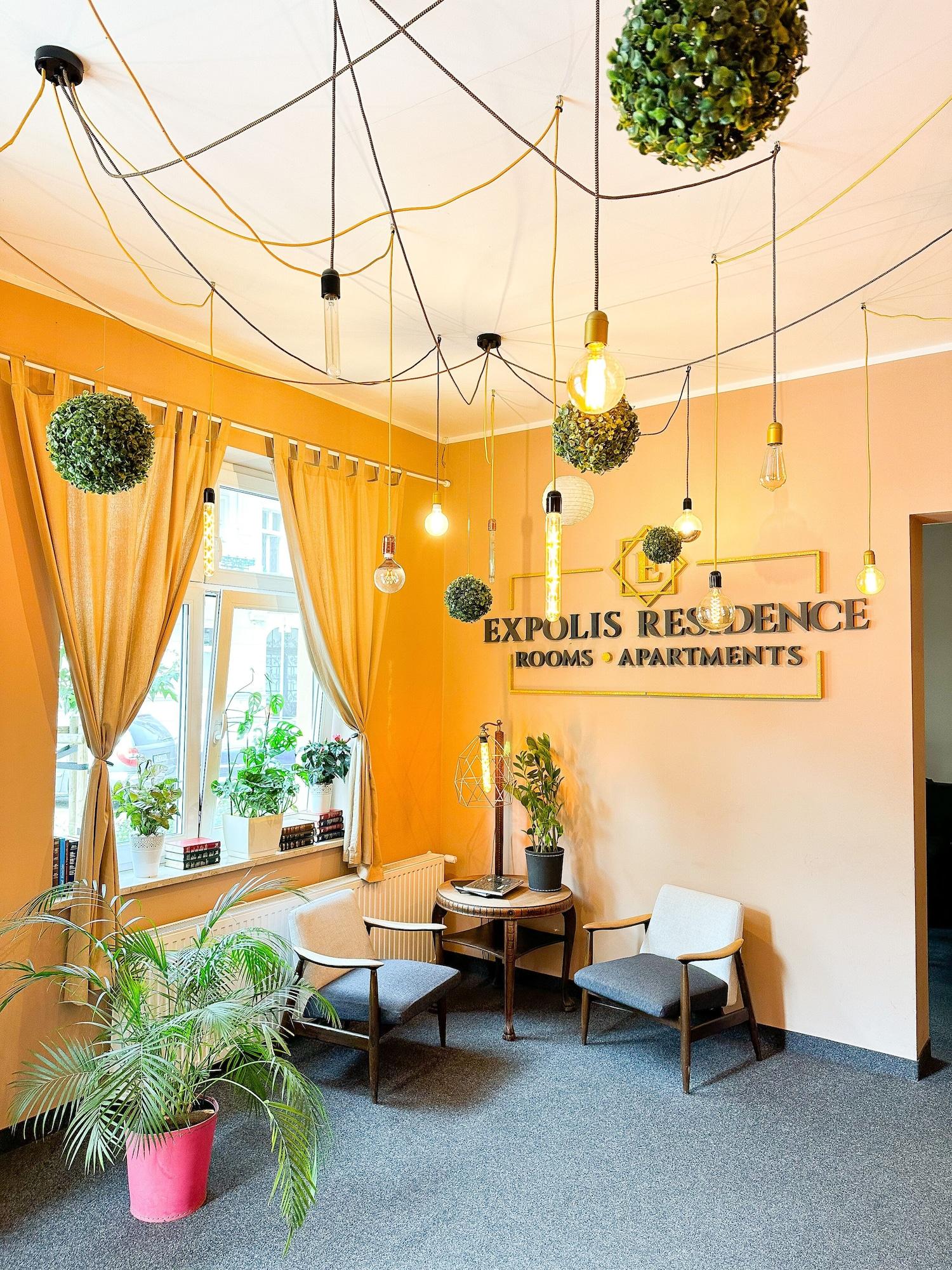Varios Expolis Residence - Rooms & Apartments