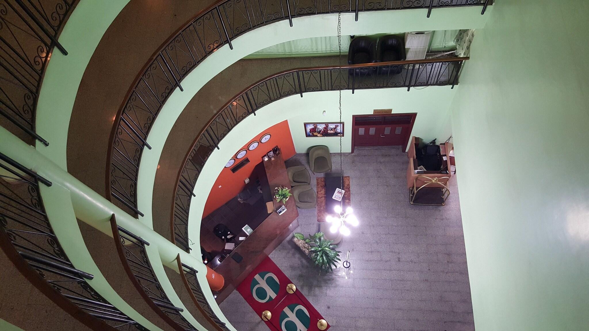 Vista Lobby Denis Hotel
