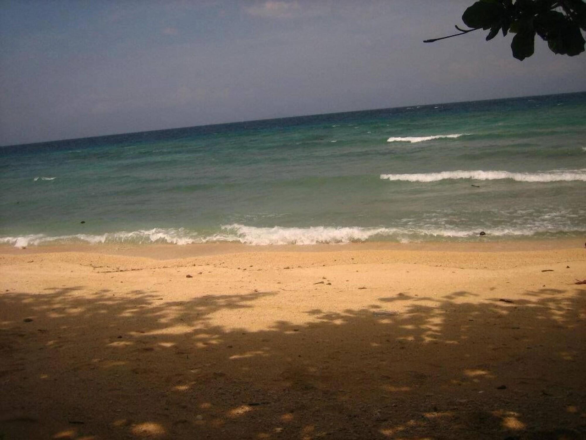 Varios Gorion Beach Resort