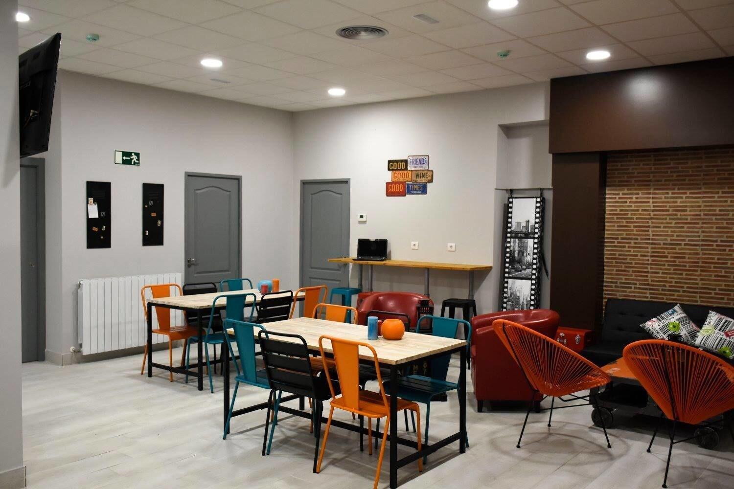 Varios Albergue Bide Ona - Hostel