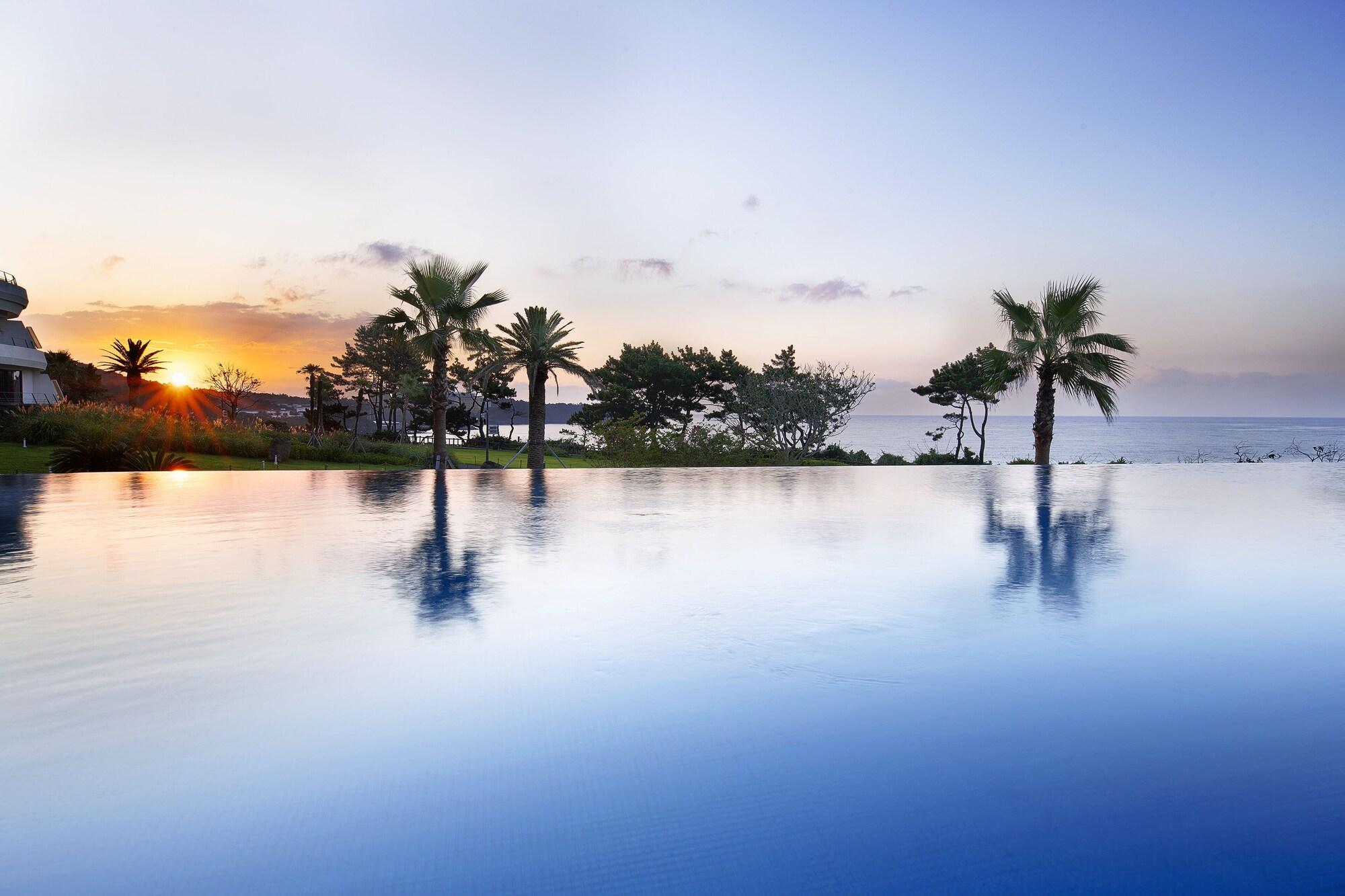 Vista Piscina Parnas Hotel Jeju