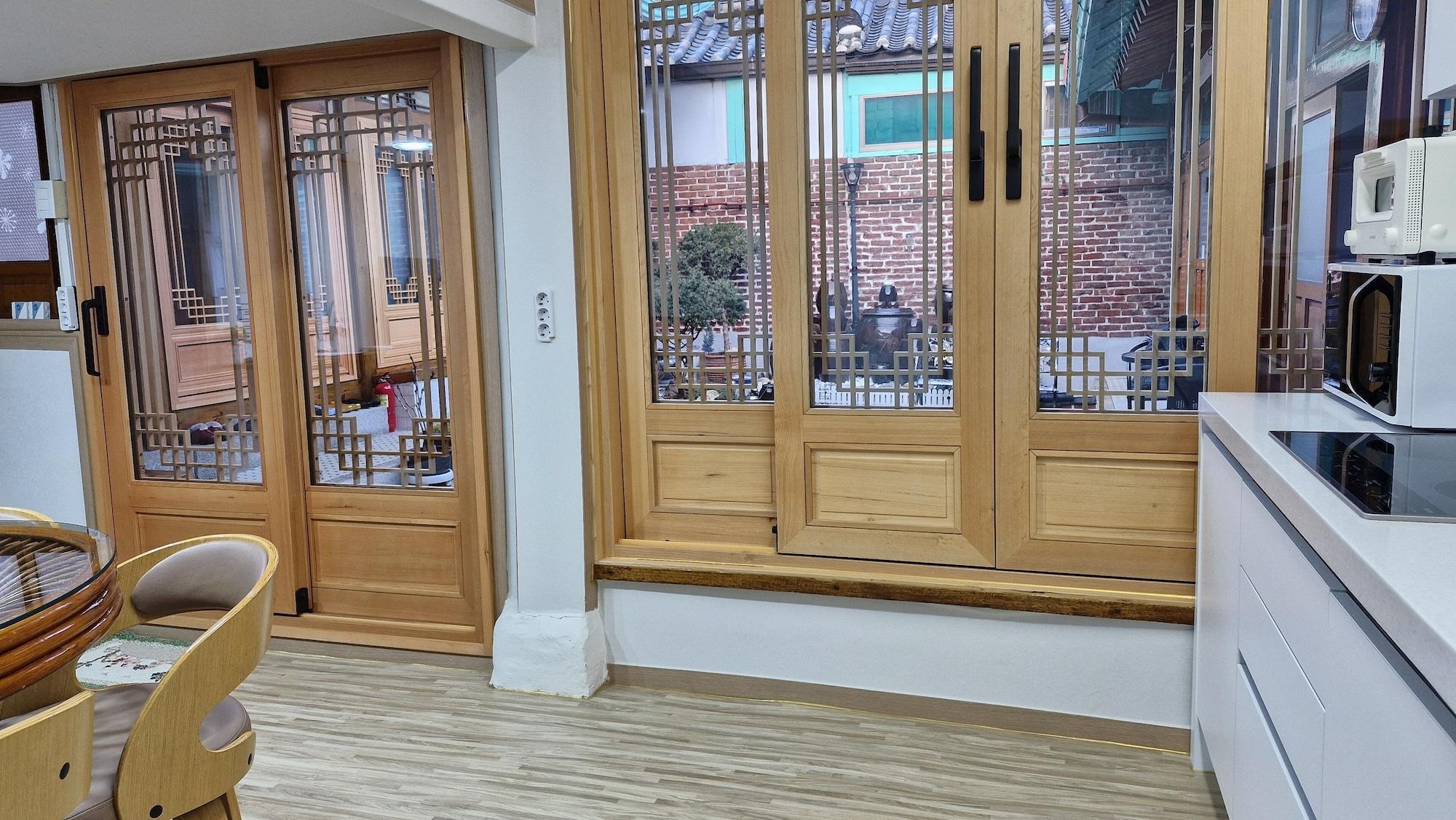 Equipamiento de Habitación Leedo Hanok