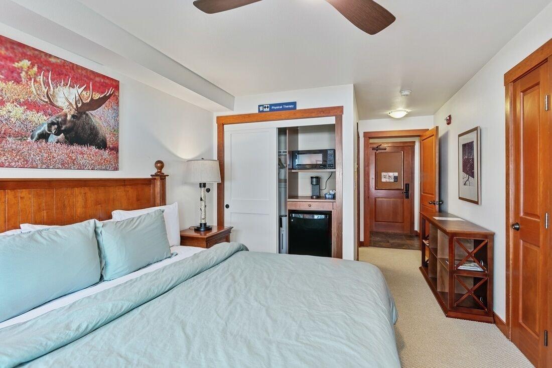 Habitación 1311b - King Standard Eagle Springs West Hotel Room