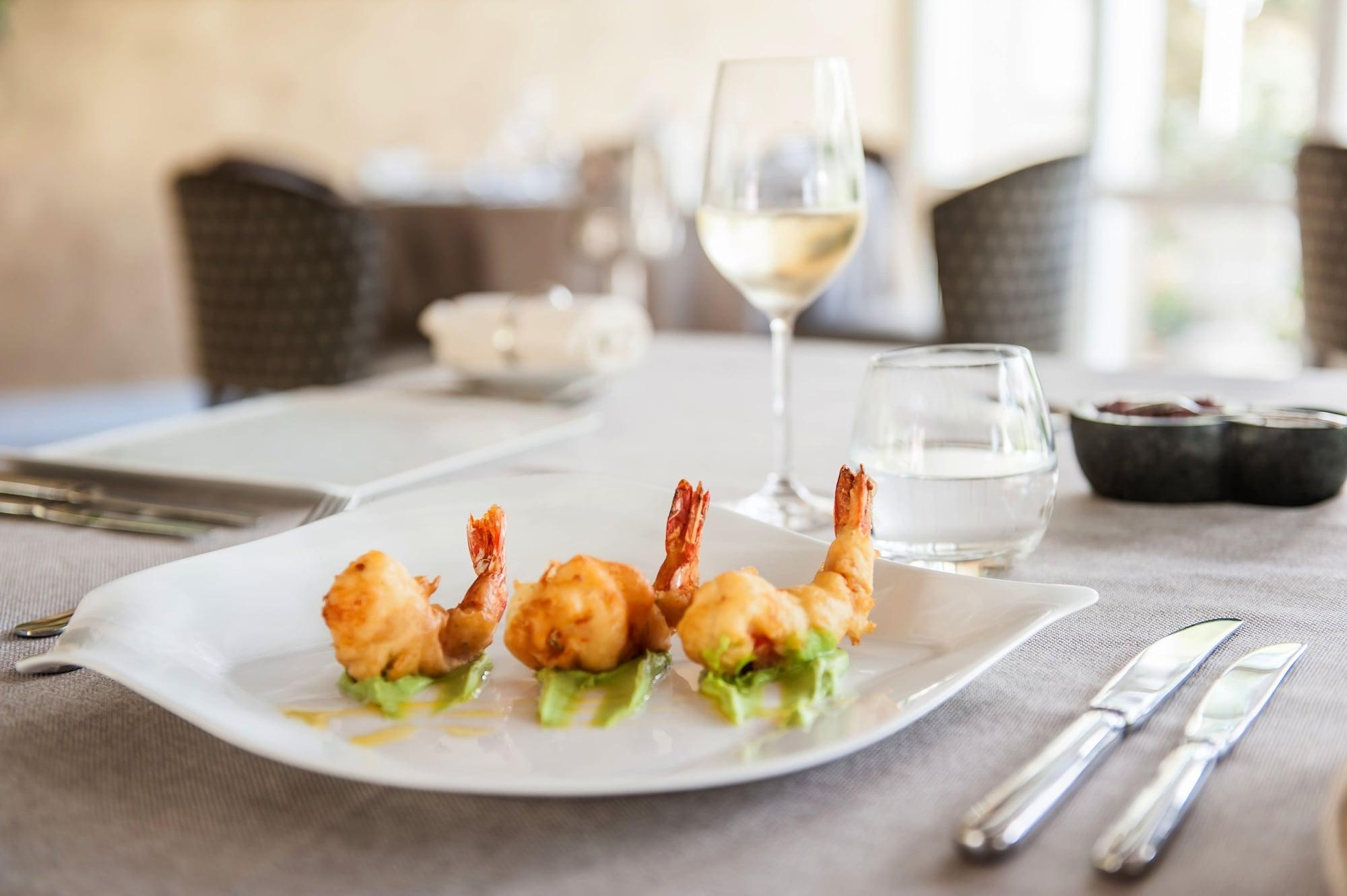 Restaurant Logis Le Domaine De Valaudran