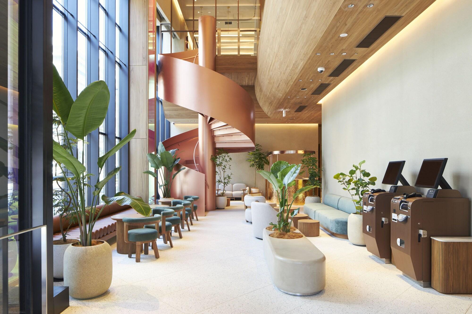 Vista Lobby HOTEL COMENTO YOKOHAMA KANNAI