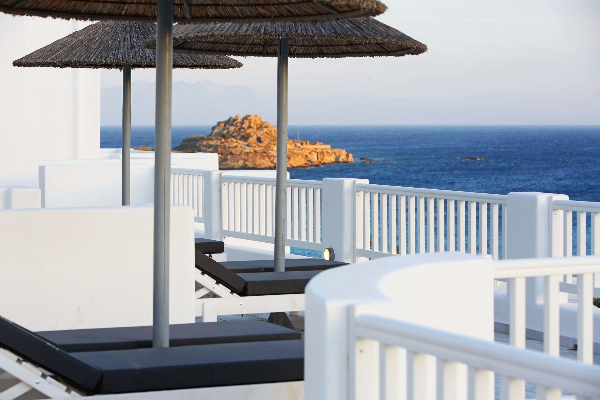 Playa The George Hotel