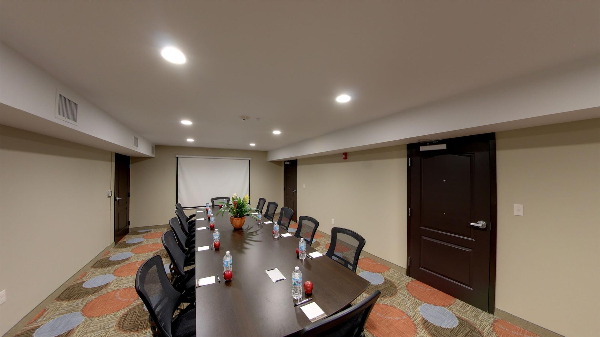 Sala de Reuniones Staybridge Suites Ann Arbor- Univ of Michigan by IHG