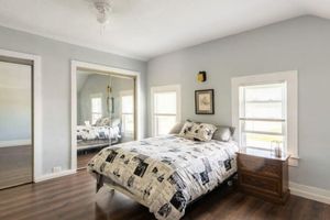 Alojamiento - Newly-renovated 3-bedroom GetAway on a 40-acre Park, Beach & Lake