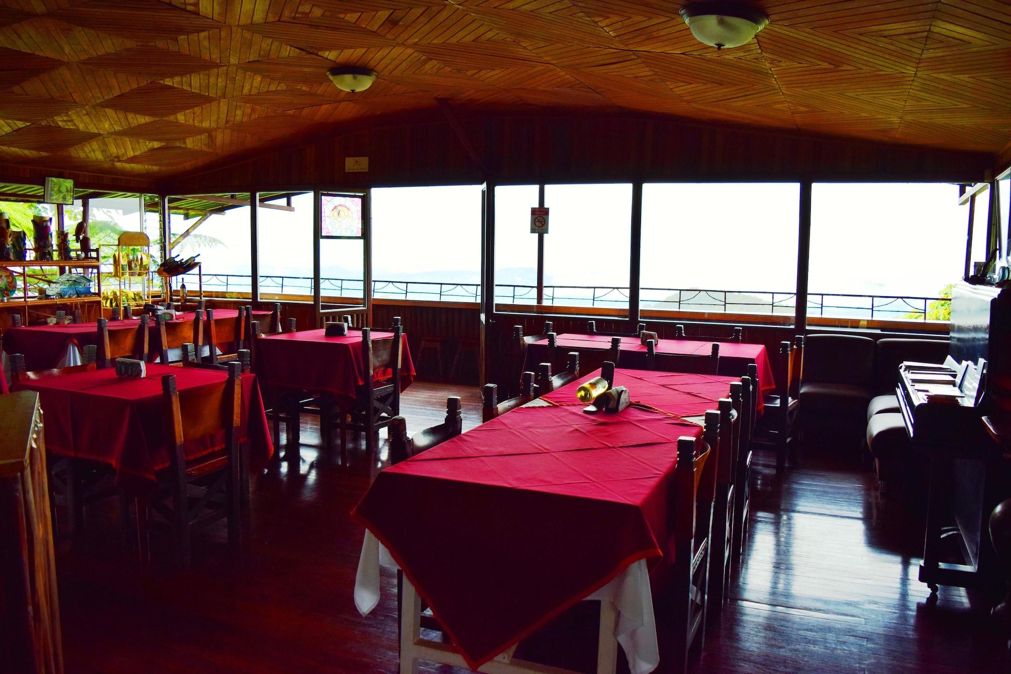 Bar/Salón Mirador Valle del General