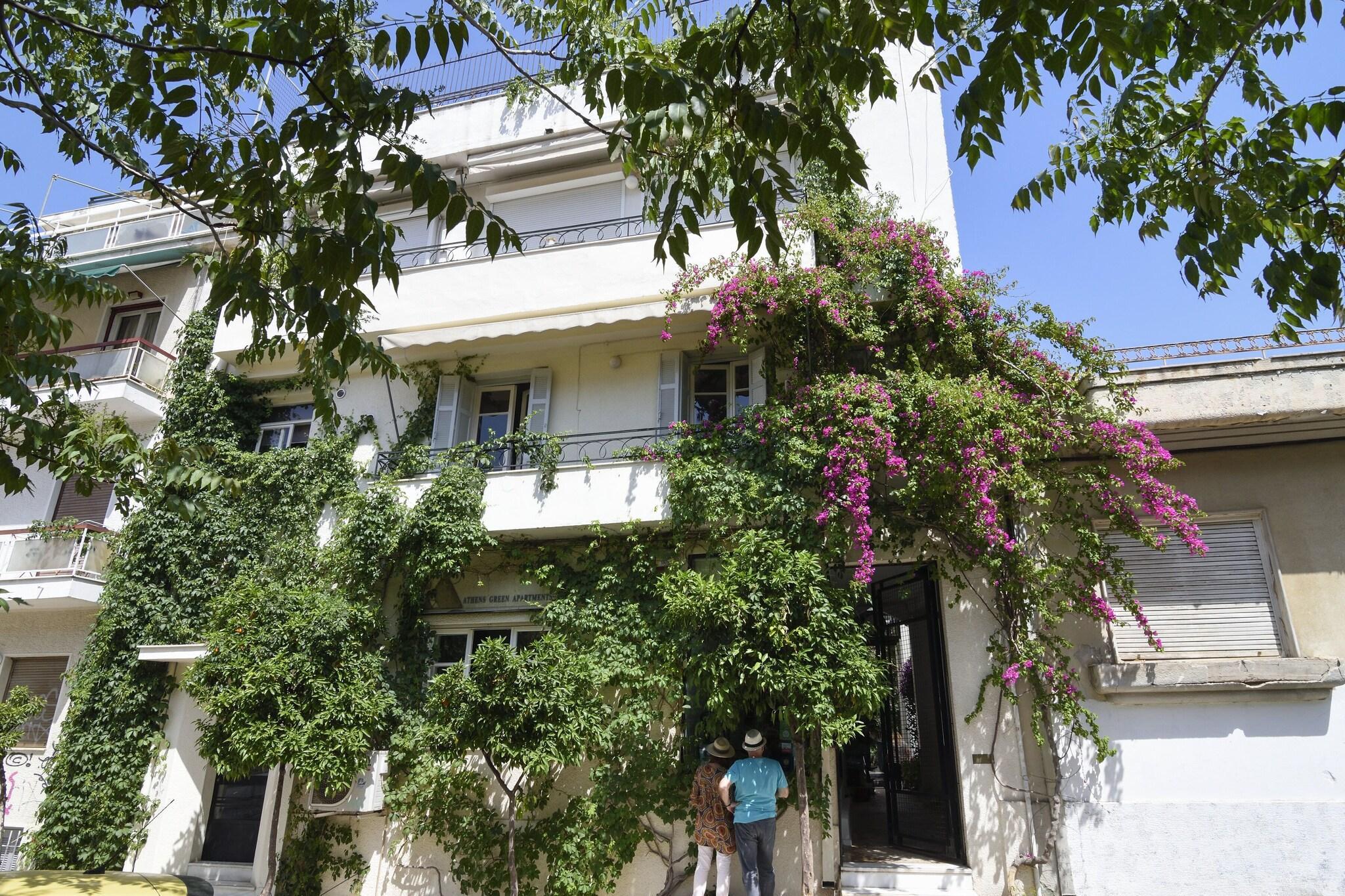 Vista Exterior Athens Green Apartments