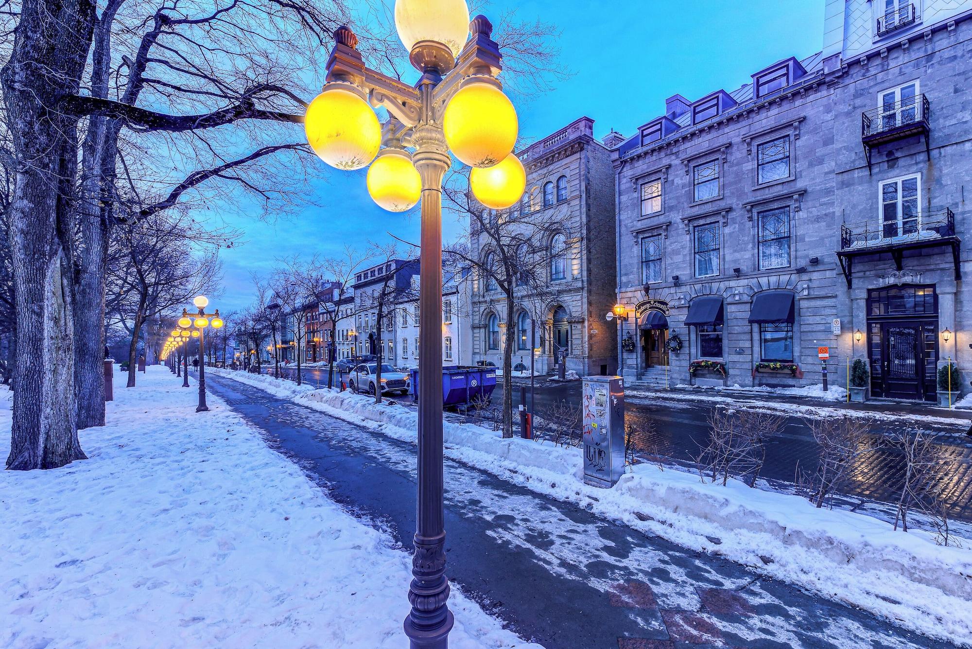 Varios Bohemian Vieux Quebec Two Bedroom