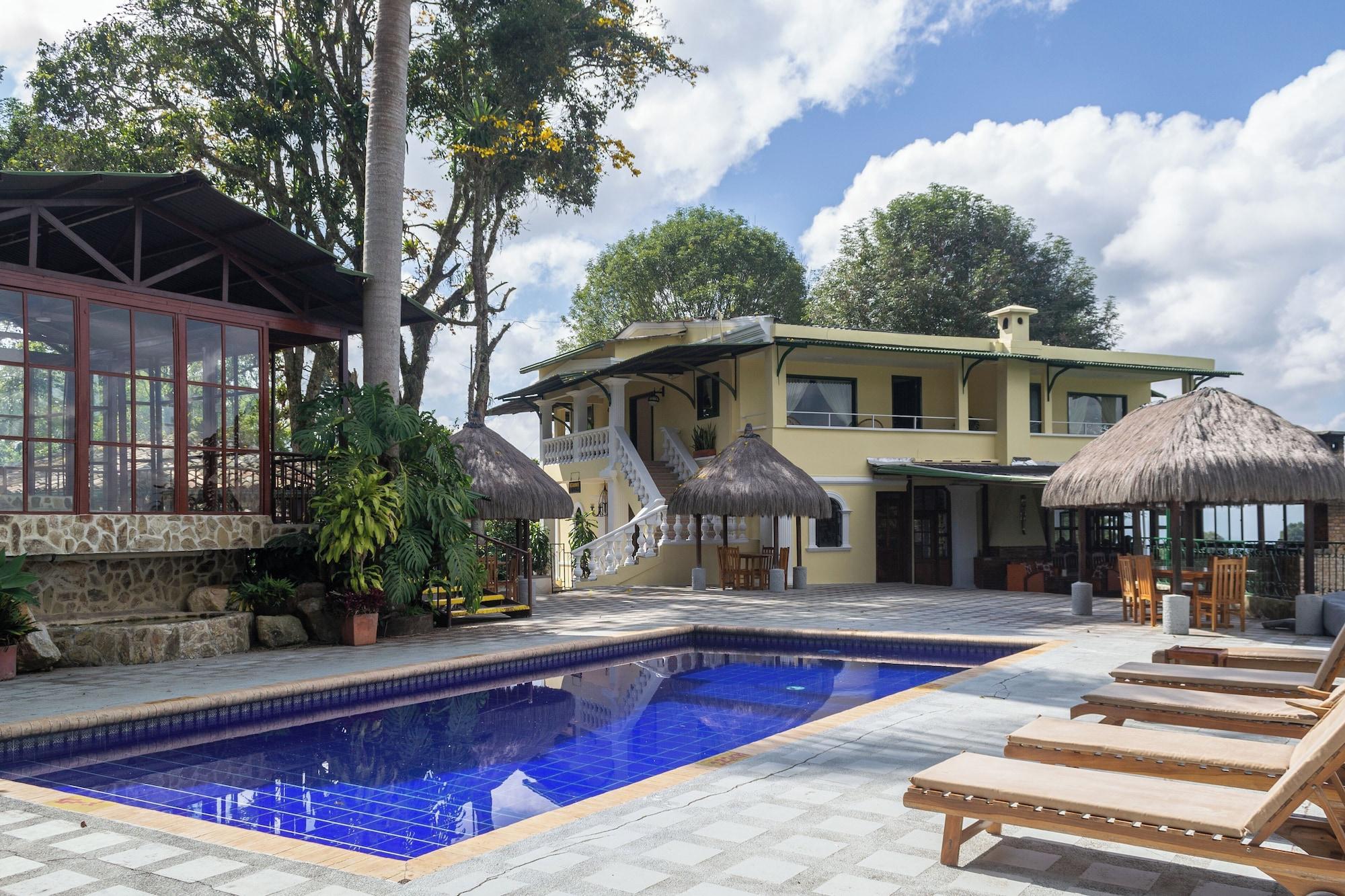 Vista Piscina Hotel El Eden Country