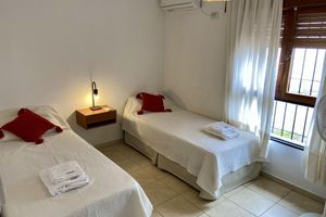 Alquiler Vacacional - A Minutos de Todo! Casa Familiar con Cochera, Quincho y Asador. Ubicación Única
