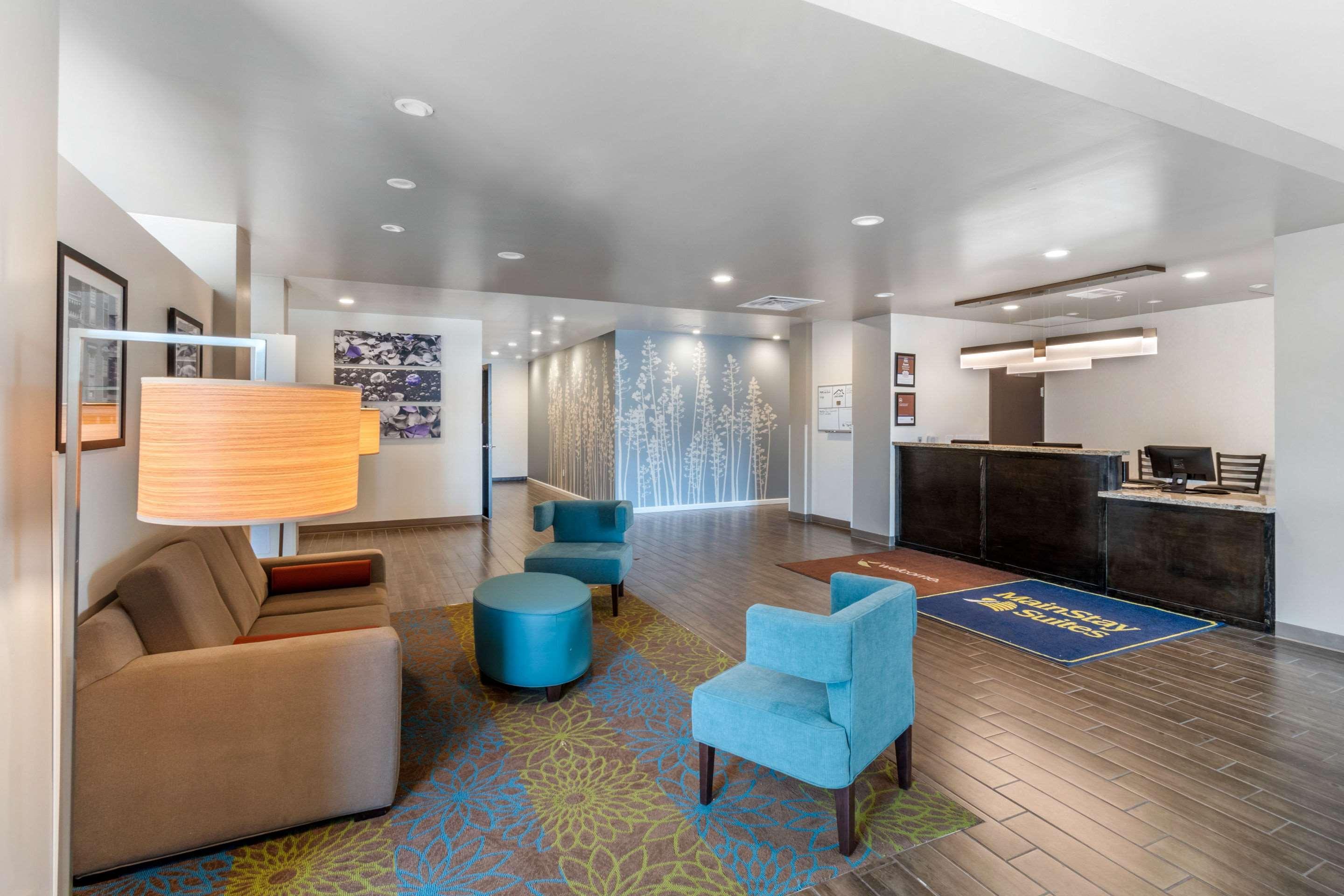 Vista Lobby MainStay Suites Denver International Airport