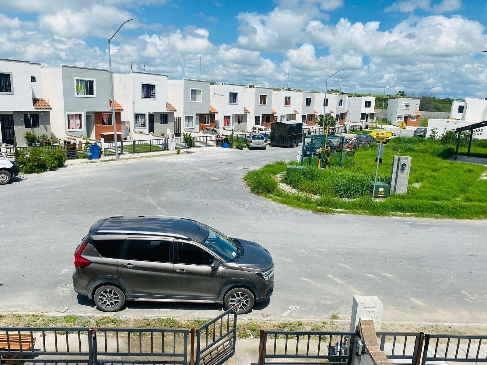 Vista Exterior Casa dos pisos