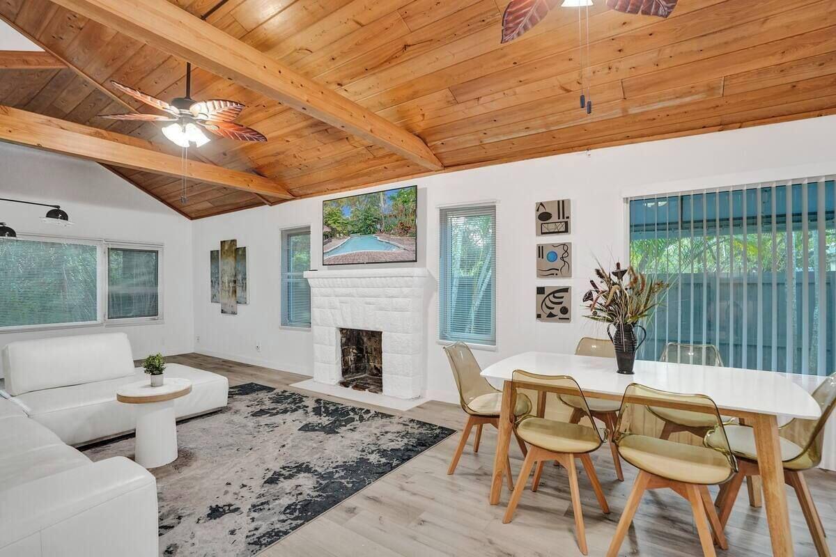 Restaurant Oasis Fort Lauderdale by StayHospitality