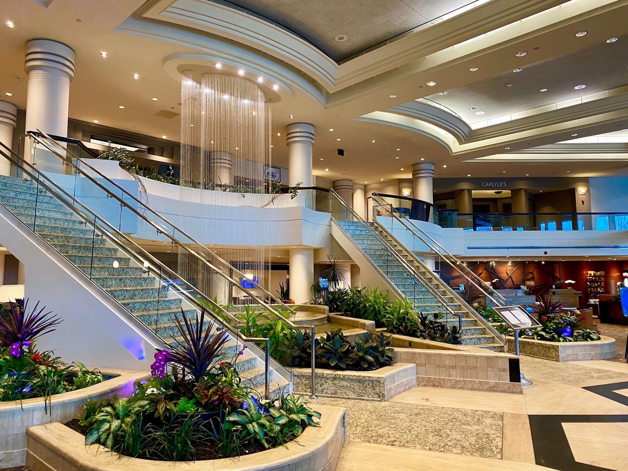Vista Lobby Hilton East Brunswick Hotel & Executive Meeting Center