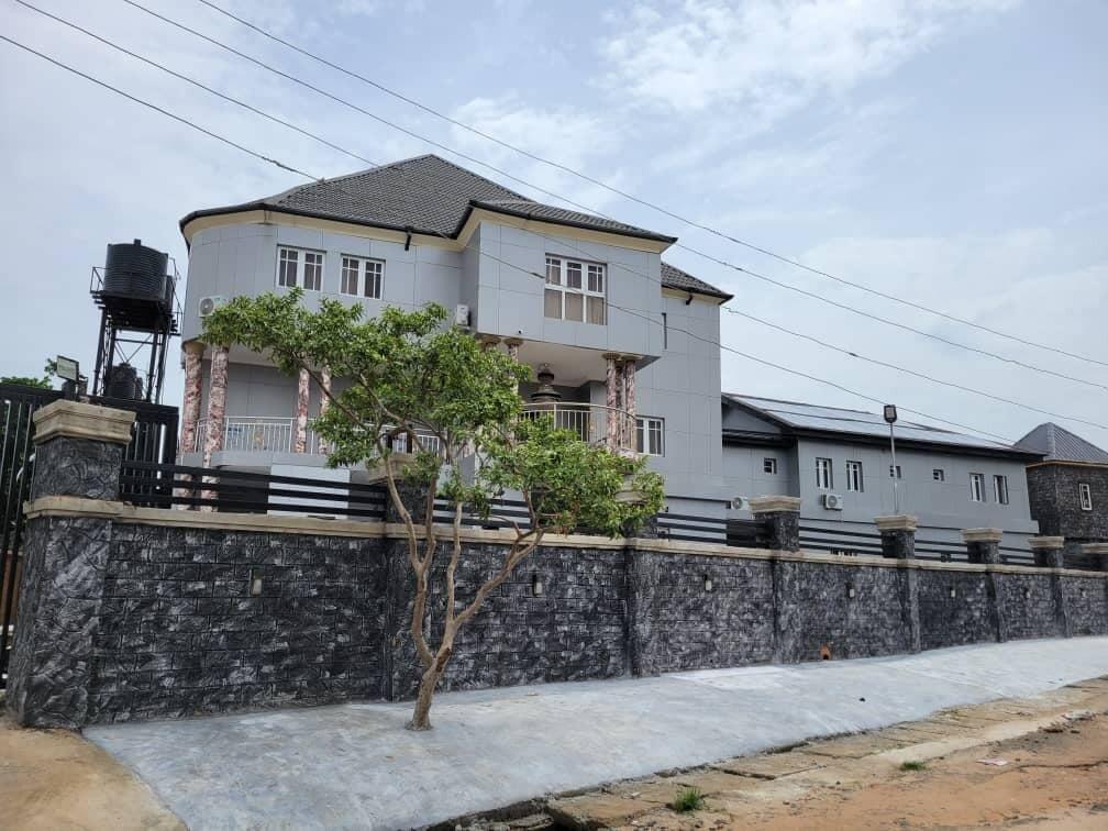 Vista Exterior international royal hotel