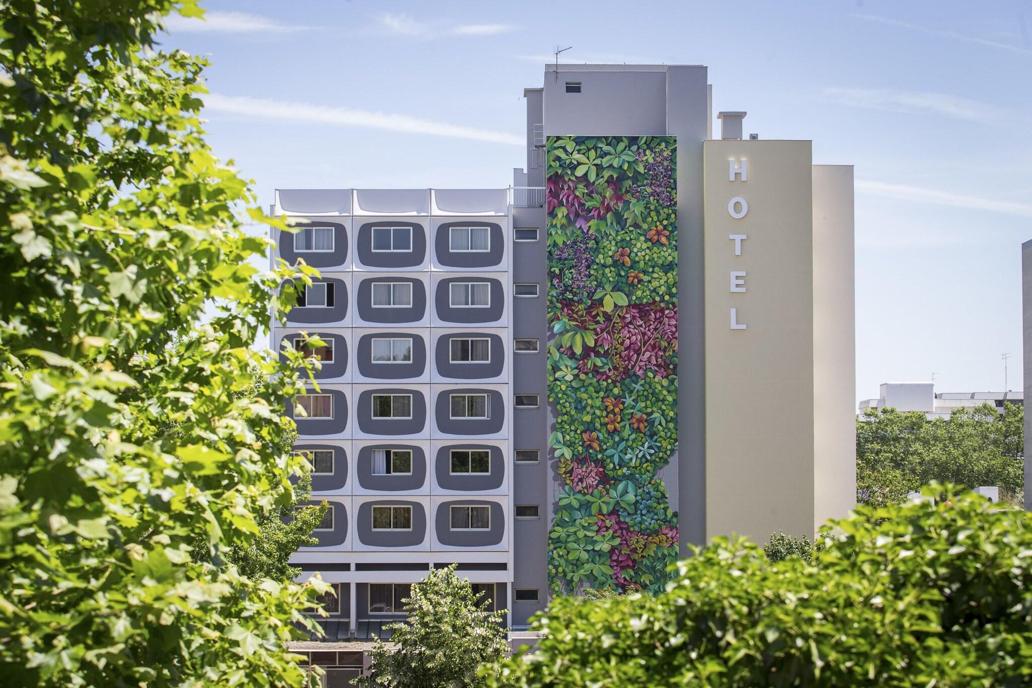 Vista Exterior Hôtel des Congrès