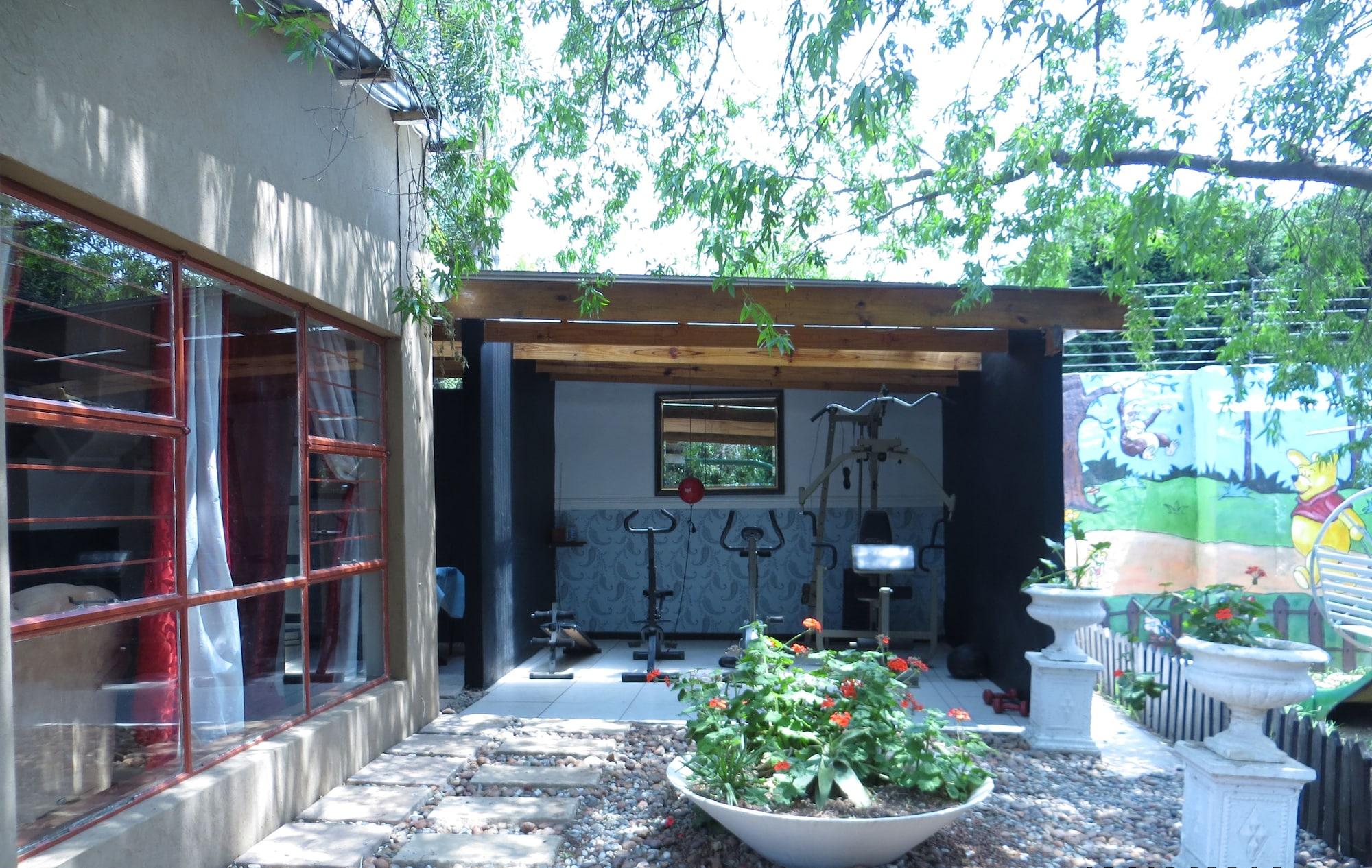 Gimnasio House on York Guest House