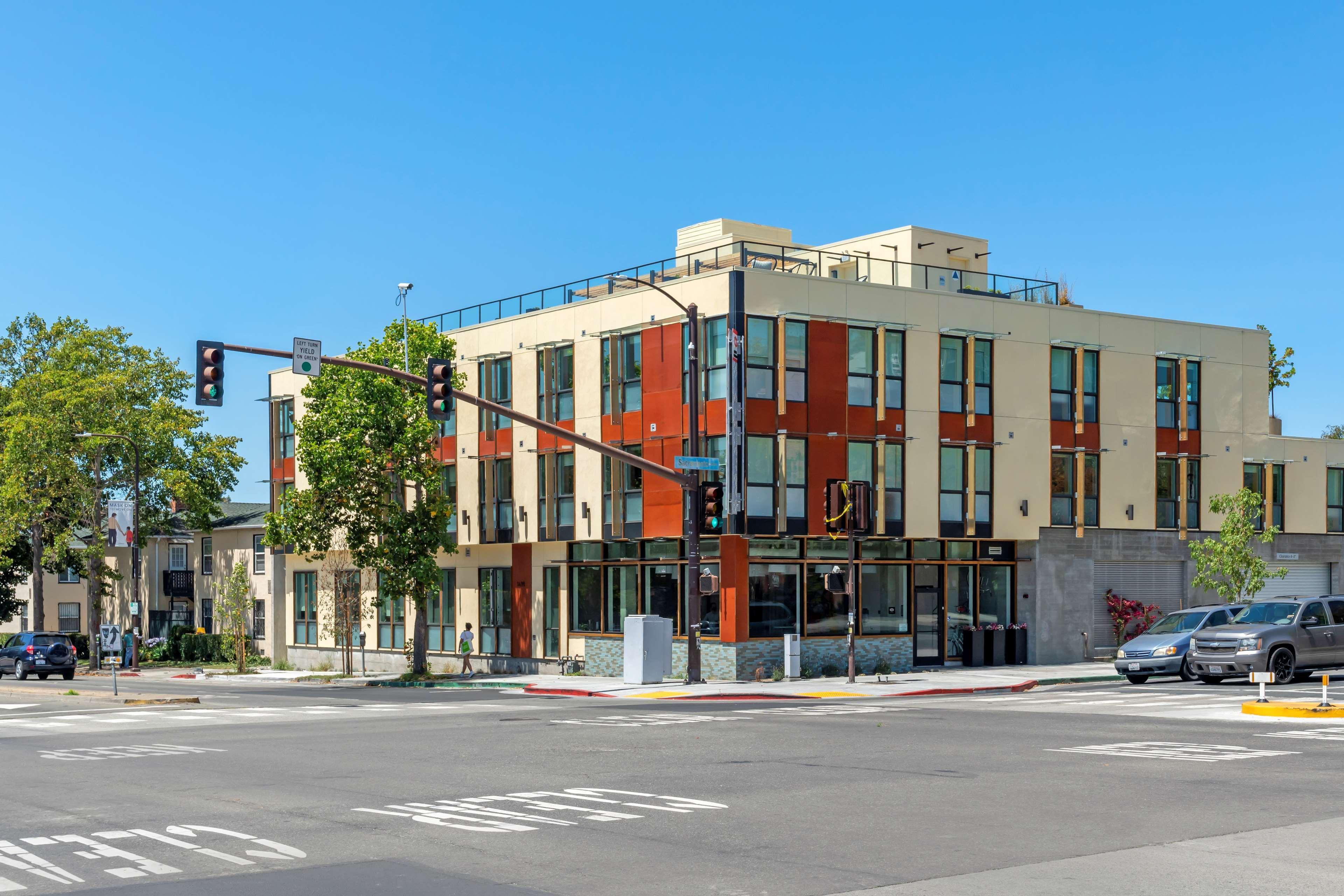 Vista Exterior Aiden by Best Western Berkeley